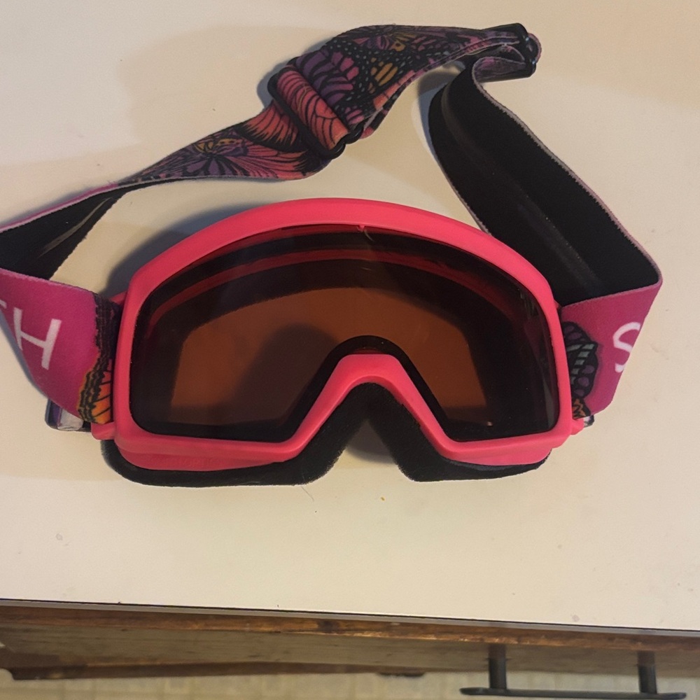 SMITH Pink and Black Ski Goggles